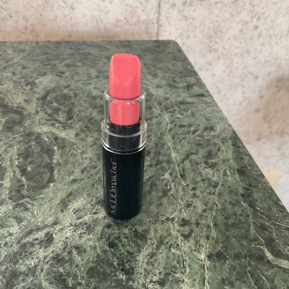 Moodmatcher Lipstick in Pink (COPY)   (FINAL MARKDOWN) - Picture 6 of 6